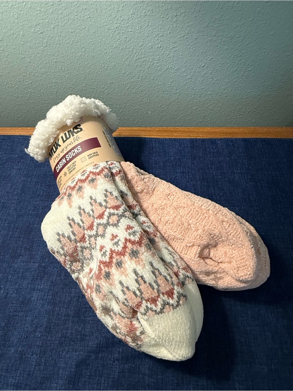 Muk luks cabin socks